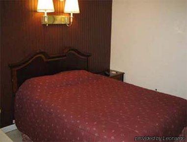 Knights Inn Old Orchard Beach Room photo